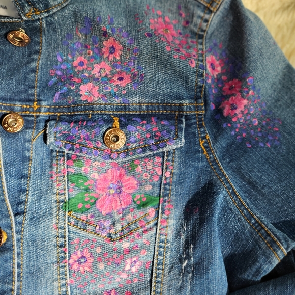 Handpainted jean jacket. - Picture 5 of 9